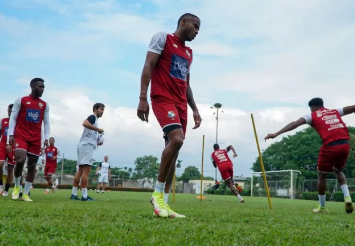 Jugadores panameños entrenando en Honduras con miras al partido contra El Salvador. Fepafut