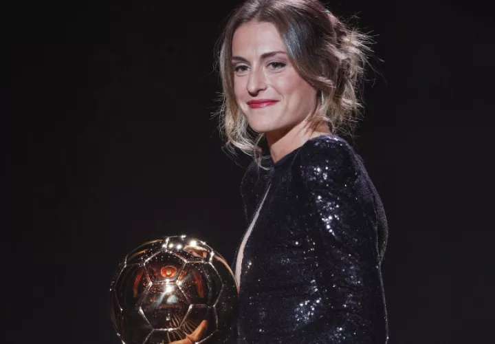 Alexia Putellas ganadora del Balon de Oro femenino. Foto:EFE