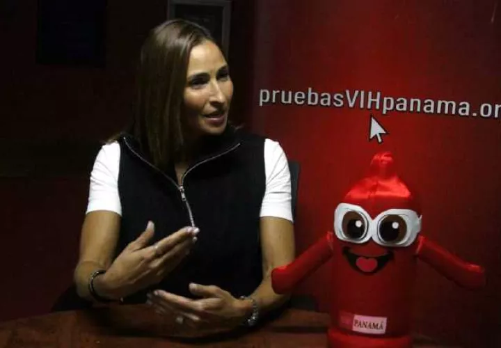 Natasha Dormoi,  coordinadora de País de AHF Panamá. Víctor Arosemena