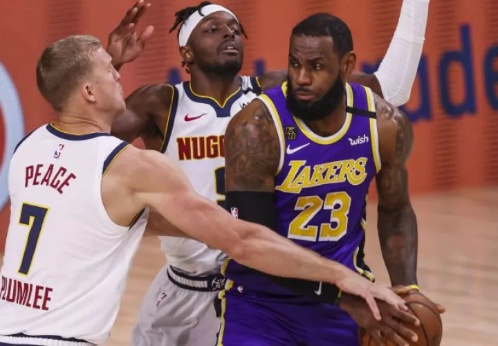 LeBron James (23), jugador de los Lakers. Foto:EFE
