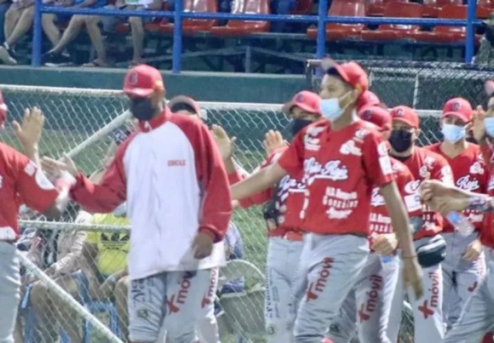 Coclé sigue de líder en el juvenil nacional. Foto: Fedebeis