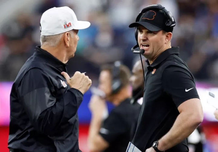 Zac Taylor (der.) entrenador de los Bengals. Foto:EFE 