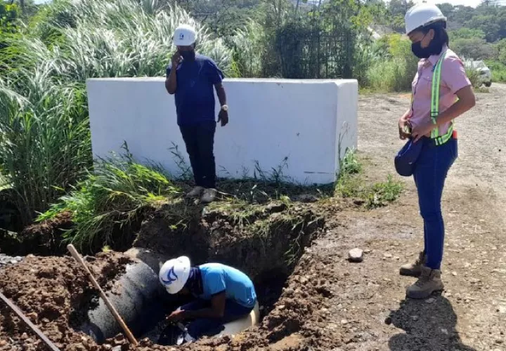 La falta de agua en varios puntos del país es un problema que data de años.