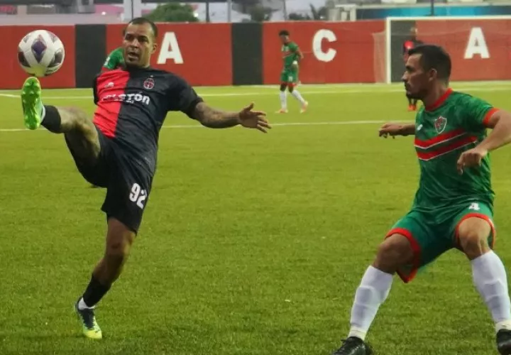 El partido que cerró la décima jornada se celebró ayer en el estadio de Los Andes. Cortesía/Sporting