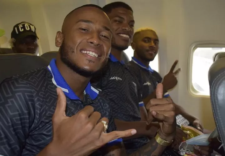 Alfredo Stephens, Newton Williams y Ricardo Phillips hijo. Foto: @9deOctubrefc