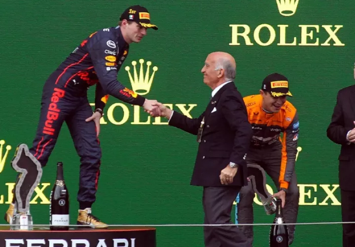 Max Verstappen (izq), el Gran Premio de Fórmula Uno de Emilia Romagna en el Autodromo Internazionale Enzo e Dino Ferrari en Italia. Foto:EFE