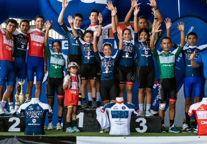 Ganadores en la diferentes categorías en la Vuelta de la Juventud  que se realizó eChiriquí. Foto: Fepaci