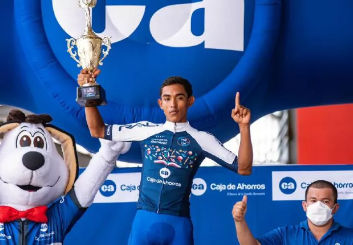 Nehemías campeón de la Vuelta de la Juventud. Foto: Fepaci 