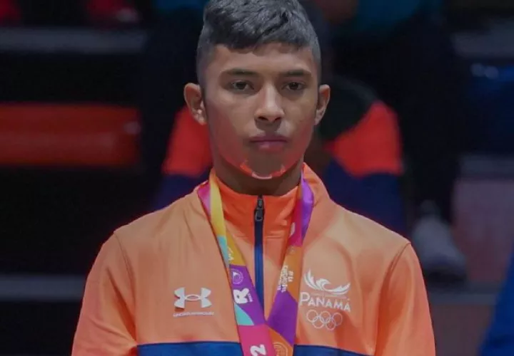 Samir Marciaga obtuvo plata en lucha. Foto: COP