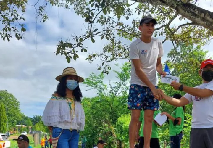 Daniel González, ganador absoluto de la carrera de 10 kilómetros de trillo en su tierra Veraguas. Cortesía/ ADNRUNNERS