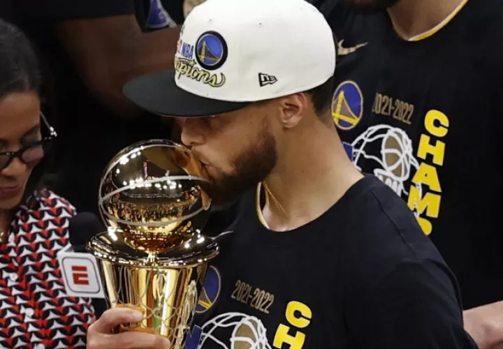 Stephen Curry fue el MVP de la Serie Final de la NBA. Foto:EFE