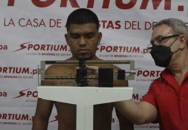 Jorge 'Búfalo' Sánchez en el pesaje