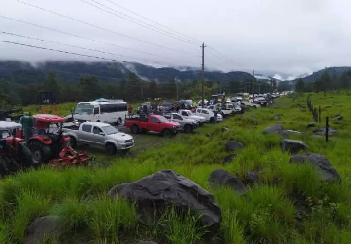 Aumentó el número de personas en la protesta pacífica en Tierras Altas. Salvador Martínez