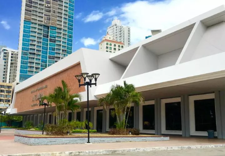 Este centro de convenciones fue construido a inicios de los 80.  Cortesía