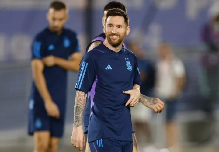 Leo Messi se encuentra con la seleccción de Argentina en Catar. Foto:EFE