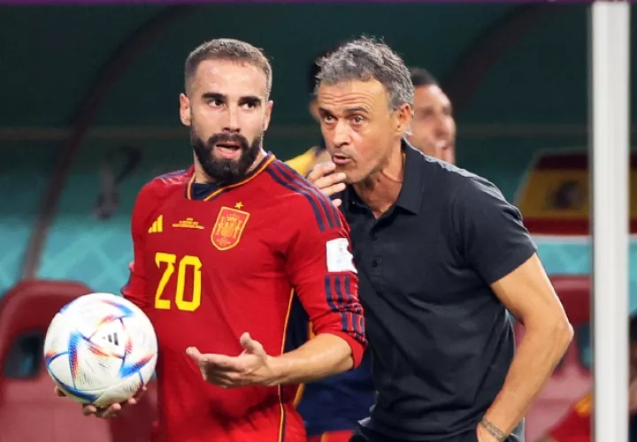 Luis Enrique Martínez, técnico de España y Dani Carvajal (20). Foto:EFE