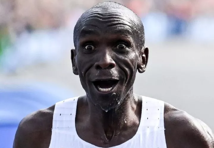 El jurado ensalza a Kipchoge como el mejor corredor de maratón "de todos los tiempos" EFE