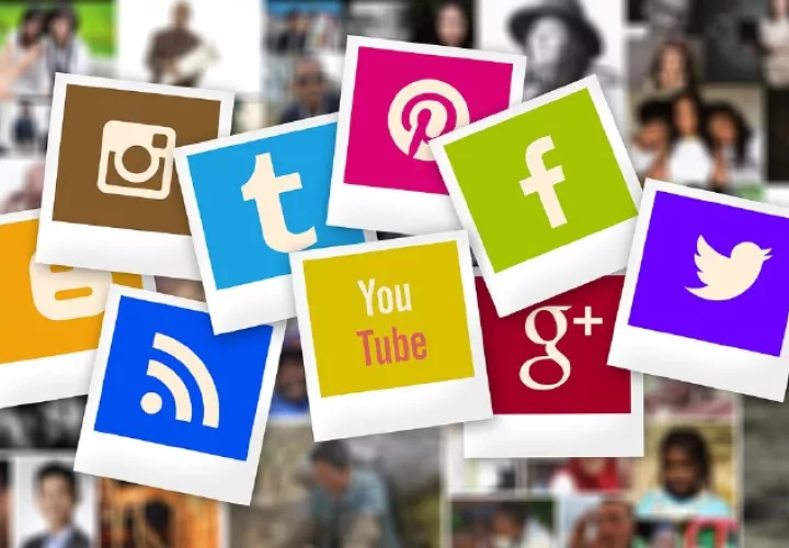 Estudio reveló que los jóvenes entre 13 y 18 años viven conectados un promedio de 7 horas diarias. Pixabay