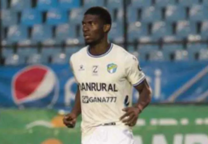 Azarías Londoño jugador de Comunicaciones. Foto: Cortesía