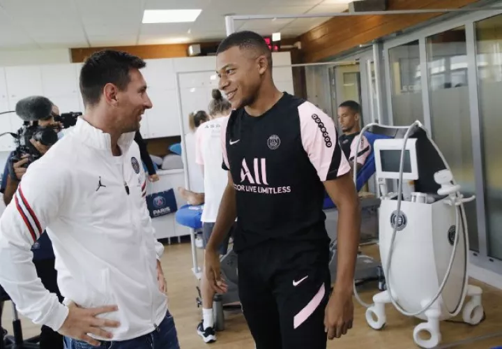 Messi Mbappé, candidatos a mejor jugador de la Fifa. Foto: Twitter