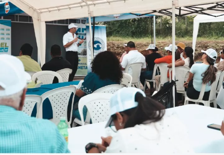 En el evento participaron sectores productivos del país.