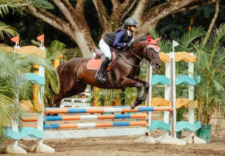Paulina Arcila y Zazu son los campeones Nacionales Pre Infantil B. Cortesía: Mónica González