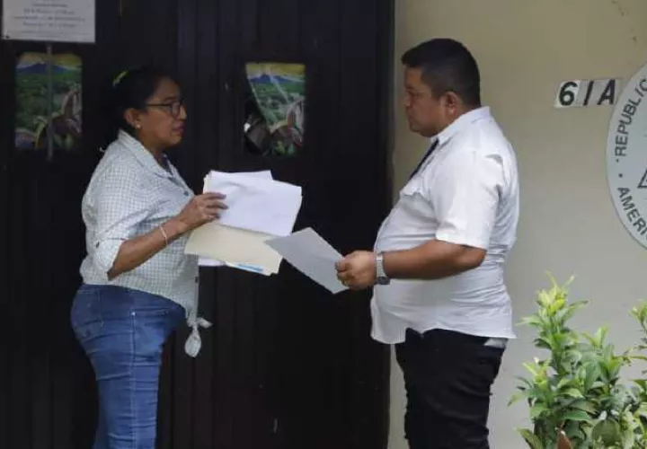 El funcionario del Ministerio Público llegó a entregar una notificación, pero se le explicó cuáles son los pasos a seguir.