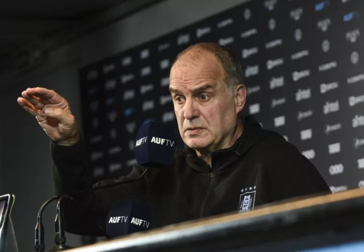Marcelo Bielsa, técnico de Uruguay. Foto: EFE
