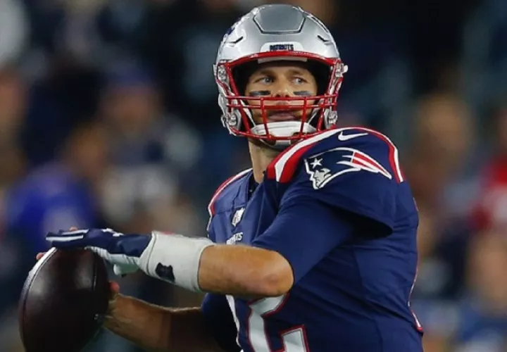 Tom Brady no descarta volver a jugar en la NFL. Foto: EFE