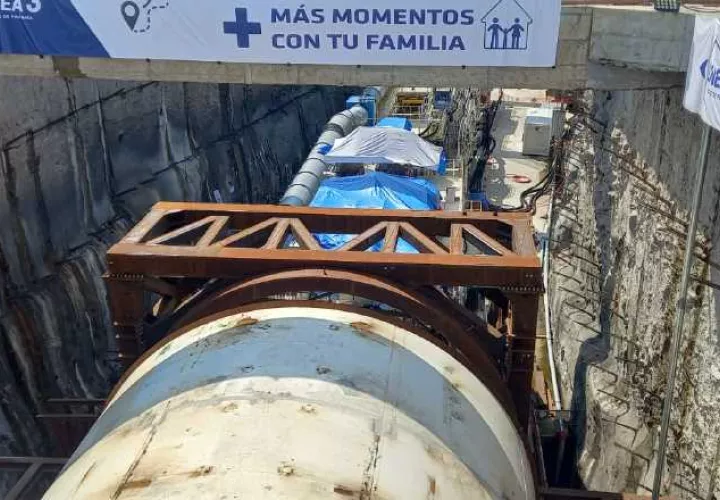Dicha posibilidad se barajeó, luego de que se revisó que una operación con buses resulta complicada.