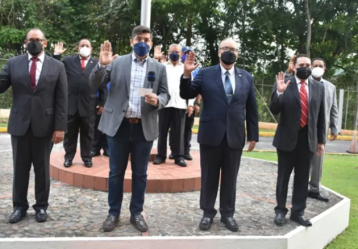 Miembros de la junta directiva de la CSS en abril de 2022, cuando se les realizó un reconocimiento. Cortesía