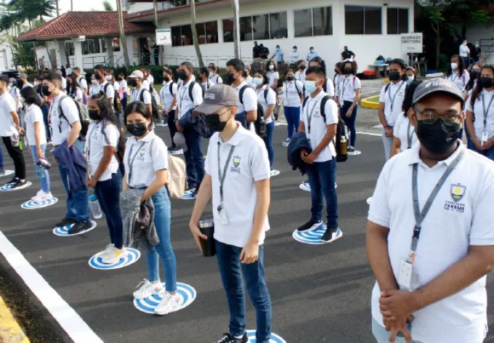 Estudiantes de la Academia Bilingüe Panamá para el Futuro.  Cortesía