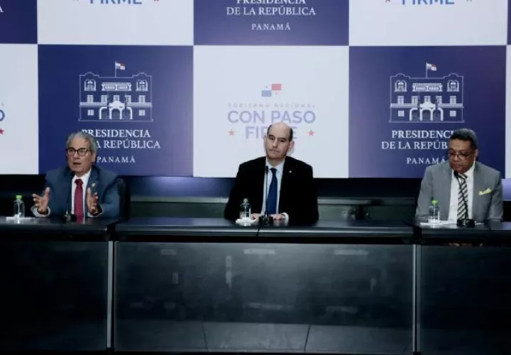 Autoridades de Estado detallan el proyecto de ley de reformas a la Caja de Seguro Social. Cortesía