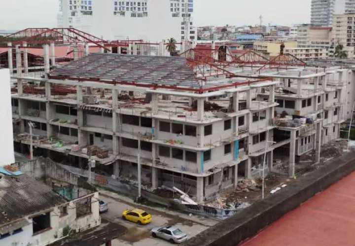 Estado actual del proyecto de construcción de la escuela República de Venezuela con 75% de avance.  Foto: Vivian Jiménez.