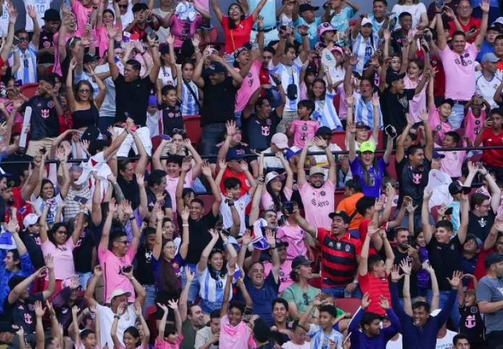 Fanáticos, presentes en el partido entre Inter Miami y Sporting. Foto: EFE 