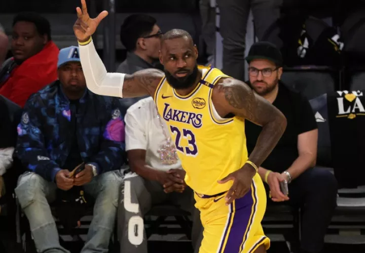 LeBron James es jugador de los Lakers. Foto: EFE