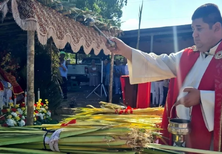 Las celebraciones de Semana Santa en Azuero no solo tienen un significado religioso, sino que impactan en la economía local. FOTOS/THAYS DOMÍNGUEZ