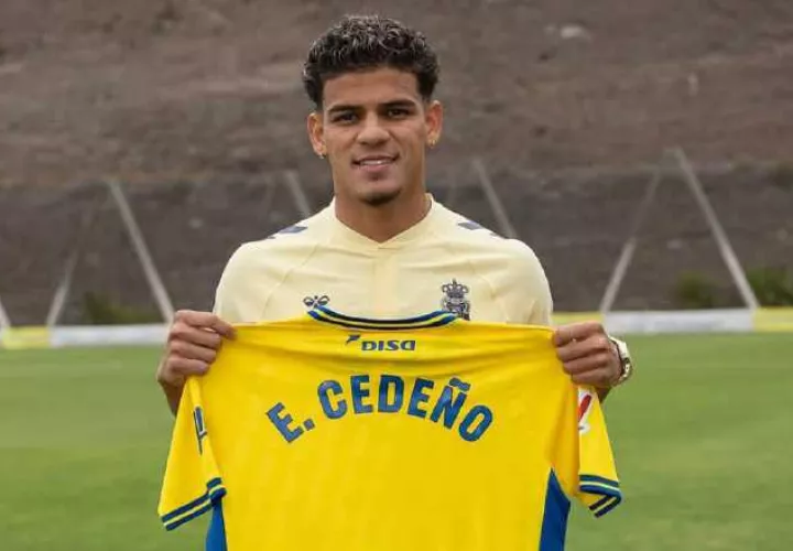 El panameño Edward Cedeño en la presentación de su nuevo club UD Las Palmas. Foto: Instagram