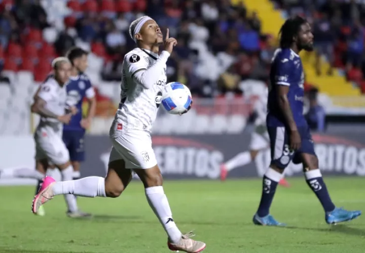 Ángel Jesús Valverde jugador del CAI de La Chorrera. Foto: EFE