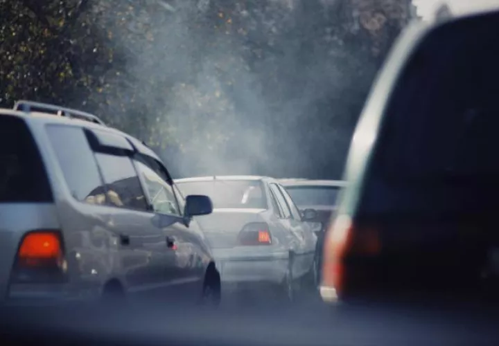 La principal contaminación detectada fue por la quema de combustible, en nuestro caso por la alta cantidad de vehículos en la capital. Foto ilustrativa