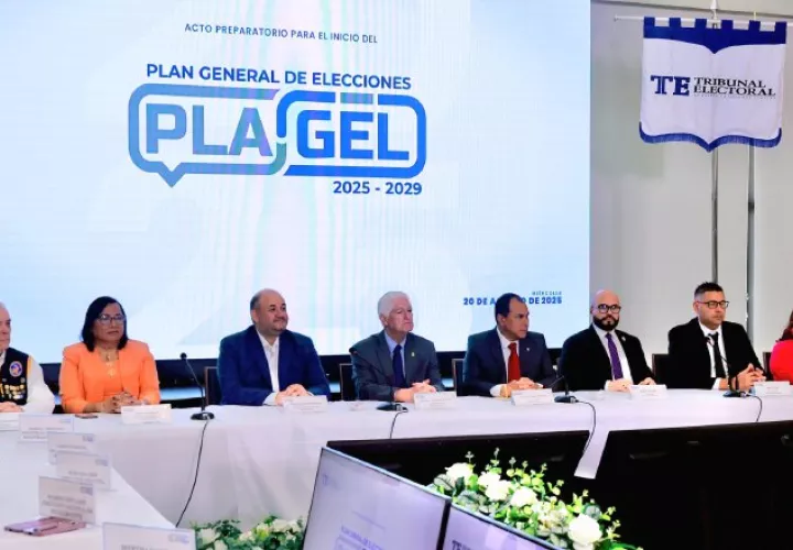 El salón de eventos del Tribunal Electoral fue la sede de este acto que contó con la presencia de representantes de partidos políticos. Cortesía