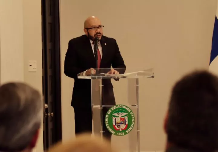 Elías Solís es una persona reconocido a nivel público, porque es el presidente de la Cruz Roja de Panamá. Ahora será magistrado del TAT. Internet