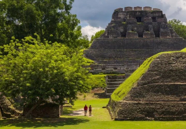 Si lo suyo es la historia, una visita a las ruinas mayas le brindará recuerdos únicos. The Belize TourismBoard