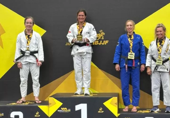 La panameña Jennisín Rosanía, en lo más alto del podio en Estados Unidos. Foto: Cortesía