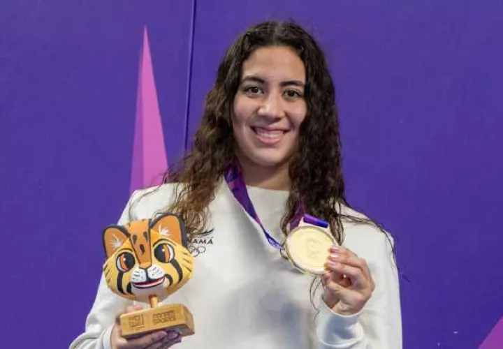 Emily Santos conquistó medalla de oro y plata en la natación. Foto: COP