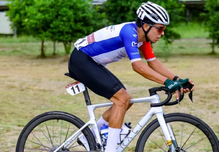 Franklin Archibold entrena en Colombia, con miras al Mundial de Ciclismo en Kigali, Ruanda. Foto: Fepaci