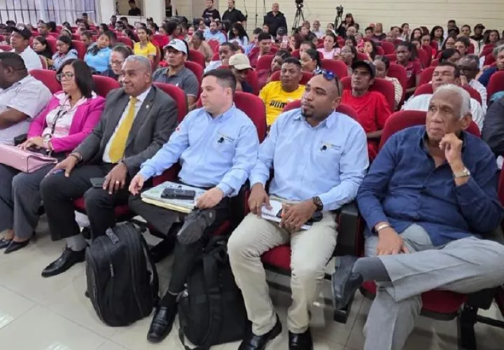 Mineros y voces críticas coinciden en la necesidad urgente de generar empleo en esta provincia.  Cortesía