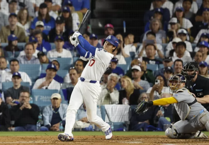 Shohei Ohtani conectó tres jonrones en el cuarto partido ante los Cerceveros. Foto: EFE
