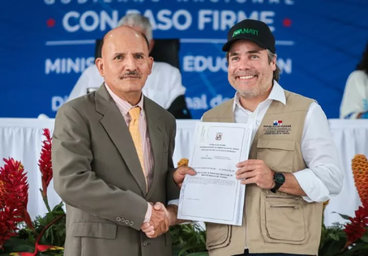 Recientemente, el administrador de Anati, Andrés Pagés, entregó títulos a directores de escuelas. Cortesía