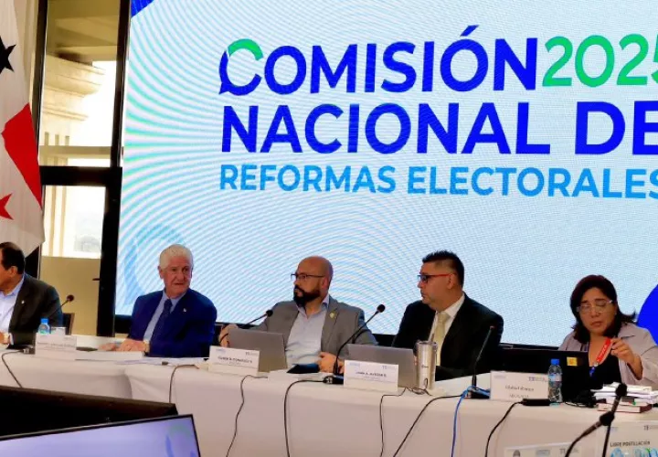 La Comisión Nacional de Reformas Electorales se reúne los jueves y para esta semana debe celebrar su sesión número 27.  Cortesía